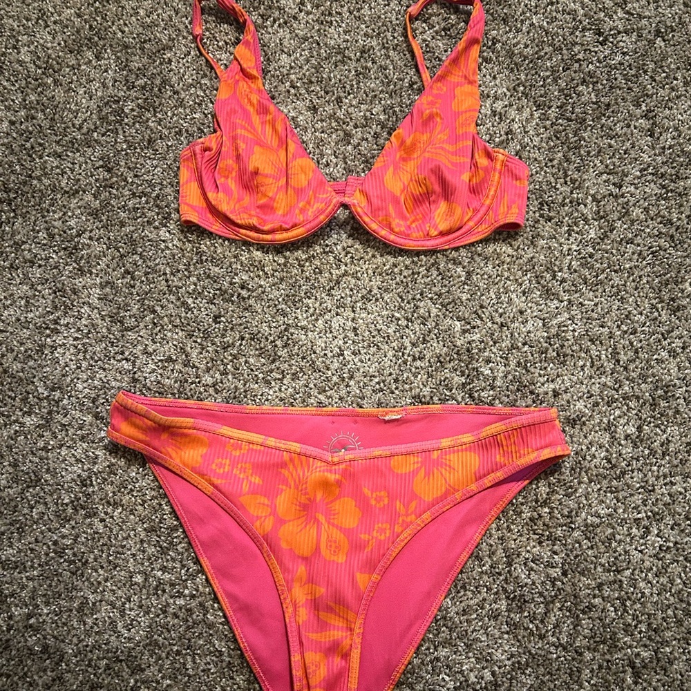 Hollister flower bikini set